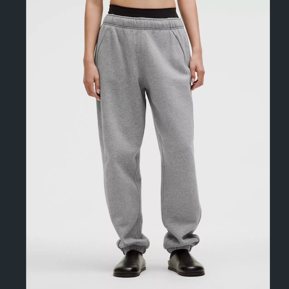 Lululemon Scuba Mid-Rise Oversized Jogger in Grey XS